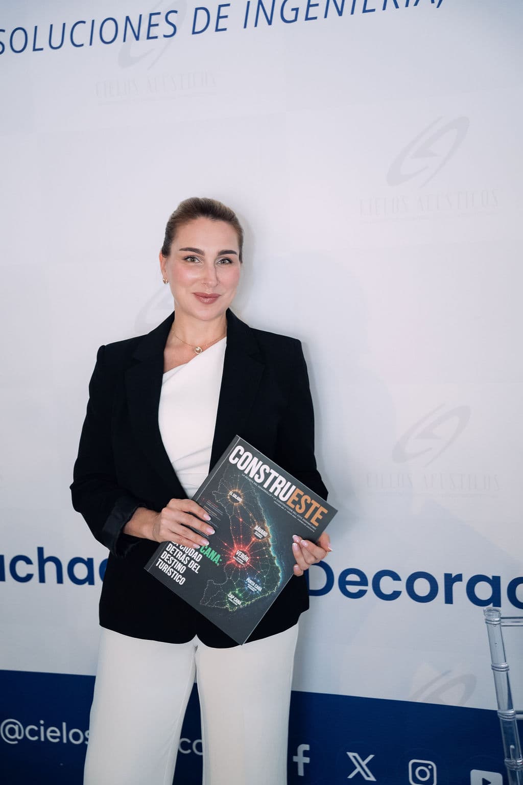 Presentación de la Revista ConstruEste en el stand de ADECLA